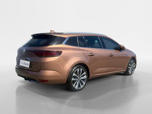 Renault MEGANE Estate 1.3 TCe Intens | Head Up display | Trekhaak | Apple Carplay/Android Auto | Camera | Cruise Control | Climate Control | Sfeerverlichting | Navigatie | Full Led