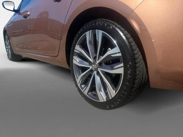 Renault MEGANE Estate 1.3 TCe Intens | Head Up display | Trekhaak | Apple Carplay/Android Auto | Camera | Cruise Control | Climate Control | Sfeerverlichting | Navigatie | Full Led