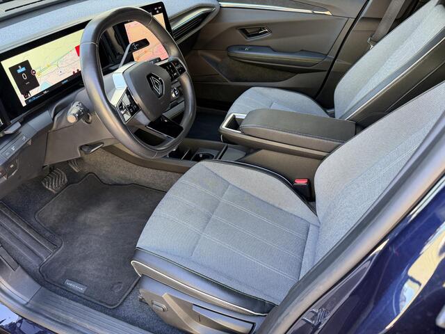 Renault MEGANE E-Tech EV60 220PK Optimum Charge Techno / Warmtepomp / SOH 93% / Navigatie / Carplay / Stoel + Stuurverwarming / Cruise Controle / Parkeer Camera