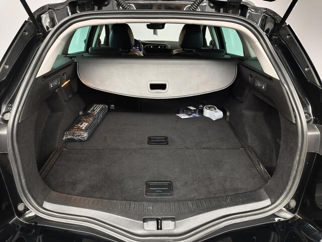 Renault MEGANE Estate 1.3 TCe 140 EDC Techno | Trekhaak | All-season banden | 1.700 kg trekgewicht | Volledig dealer onderhouden