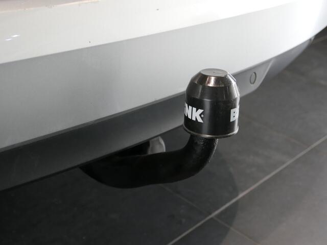 Renault MEGANE Estate 1.3 TCe Limited Trekhaak, All seasons, Camera, Stoelverwarming