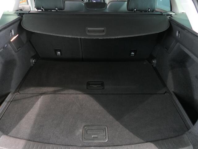 Renault MEGANE Estate 1.3 TCe Limited Trekhaak, All seasons, Camera, Stoelverwarming
