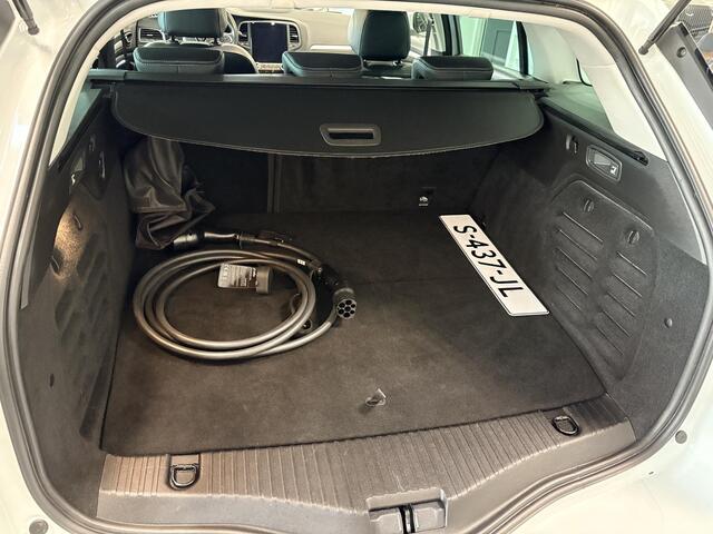 Renault MEGANE IV Estate 1.6 E-Tech Plug-In Hybrid 160 Techno | Trekhaak | groot scherm navigatie | Stoelverwarming | Stuurverwarming | Dealeronderhouden | Parkeersensoren voor + achter |