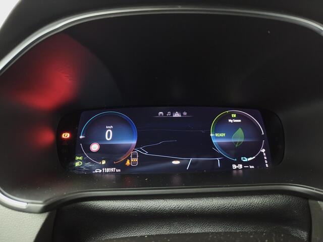 Renault MEGANE Estate 1.6 E-Tech Plug-In Hybrid 160 R.S. Line | Camera | Sportstoelen | SoH 94,8% | Trekhaak | Head Up Display | LED |