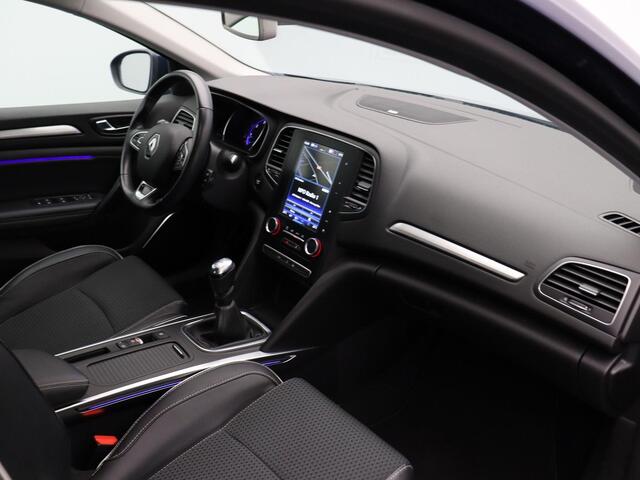 Renault MEGANE Estate 140pk TCe Bose | Dealer onderhouden | 1700kg geremd | Achteruitrijcamera | Dodehoeksensor |