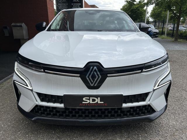 Renault MEGANE E-Tech EV40 Boost Charge Equilibre // FULL LED // STOEL + STUURWIELVERWARMING // CLIMA // APPLE CARPLAY / ANDROID AUTO // CAMERA // DIGITAAL DISPLAY // KEYLESS