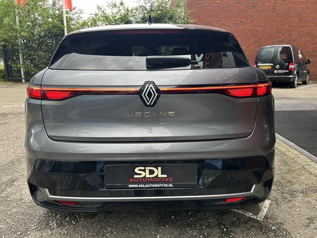 Renault MEGANE E-Tech EV40 Boost Charge Techno // NAVI + CARPLAY // FULL LED // CAMERA // CLIMA // STOEL + STUURWIELVERWARMING // SFEERVERLICHTING