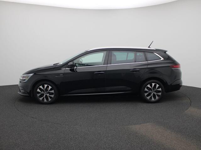 Renault MEGANE Grandtour TCe 140 Limited | Climate Control / ECC | Licht metalen velgen 16 inch | Cruise control Standaard | Navigatie | LED koplampen | Park Distance Control voor en achter | Achteruitrijcamera | Dakrailing |