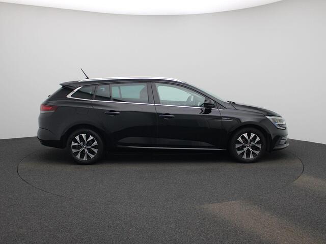 Renault MEGANE Grandtour TCe 140 Limited | Climate Control / ECC | Licht metalen velgen 16 inch | Cruise control Standaard | Navigatie | LED koplampen | Park Distance Control voor en achter | Achteruitrijcamera | Dakrailing |