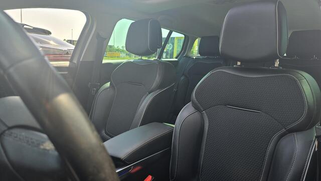 Renault MEGANE Estate 1.3 TCe Bose |NAP|Pano|HUD|Sfeerverlichting|BTW