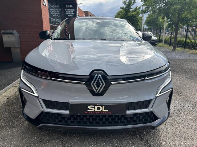 Renault MEGANE E-Tech EV40 Standard Charge Techno // NAVI + CARPLAY // FULL LED // CAMERA // CLIMA // STOEL + STUURWIELVERWARMING // SFEERVERLICHTING