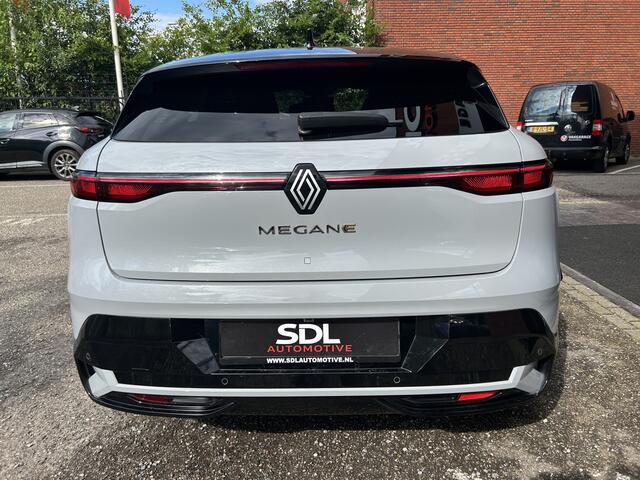 Renault MEGANE E-Tech EV40 Standard Charge Techno // NAVI + CARPLAY // FULL LED // CAMERA // CLIMA // STOEL + STUURWIELVERWARMING // SFEERVERLICHTING