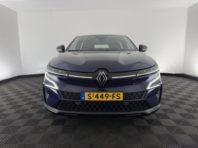Renault MEGANE E-Tech EV60 Optimum Charge Evolution [3-Fase-11kW] {SoH-91%} (INCL-BTW) Aut. *FULL-LED | CAMERA | LANE-ASSIST | KEYLESS | NAVI-FULLMAP | CARPLAY | COMFORTSEATS | DIGI-COCKPIT | ECC | PDC | 18"ALU*