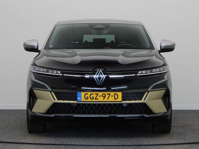 Renault MEGANE E-Tech EV60 Optimum Charge Iconic | Trekhaak | Stoel en stuurverwarming | Active driver assist | Dodehoek detectie |