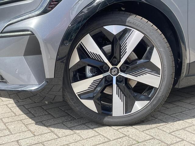 Renault MEGANE E-Tech comfort range Techno 60 kWh | Demo | Trekhaak | Stoelverwarming | Adaptive Cruise Control | Navigatie |