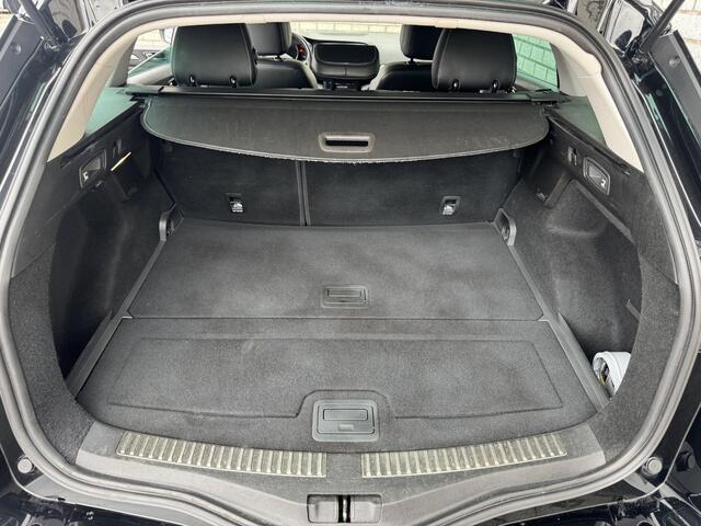 Renault MEGANE Estate 1.3 TCe Intens | Trekhaak | Stoelverwarming | Navigatie | Climate Control |