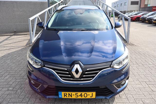 Renault MEGANE Estate 1.2 TCe Bose Trekhaak/Achteruitrijcamera/Parkeersensoren rondom/Park assist/Cruise control/Climate control/NavigatieBluetooth/17'' Lichtmetalen velgen.