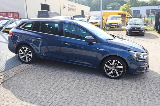 Renault MEGANE Estate 1.2 TCe Bose Trekhaak/Achteruitrijcamera/Parkeersensoren rondom/Park assist/Cruise control/Climate control/NavigatieBluetooth/17'' Lichtmetalen velgen.