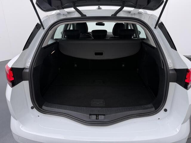 Renault MEGANE Estate 1.3 TCe Business Zen - Navigatie - Climate Control - Trekhaak - Cruise Control