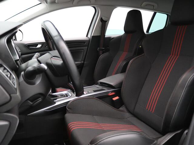 Renault MEGANE Estate 160pk E-Tech Plug-In Hybrid R.S. Line Apple Carplay/Android Auto | Trekhaak afneembaar.