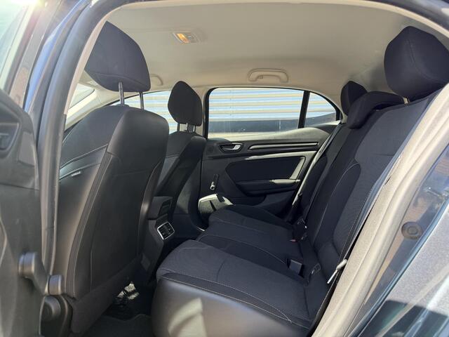 Renault MEGANE 1.2 TCe Limited 2e Eigenaar|Carplay|D-riem vv in 2024|PDC|Clima|Cruise|APK tot 01-2027