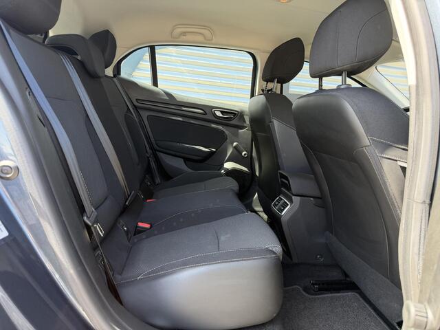 Renault MEGANE 1.2 TCe Limited 2e Eigenaar|Carplay|D-riem vv in 2024|PDC|Clima|Cruise|APK tot 01-2027