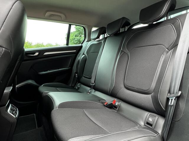 Renault MEGANE Estate 1.3 TCe 140 Techno | Trekhaak | Pack Parking | 4 seizoenen banden |