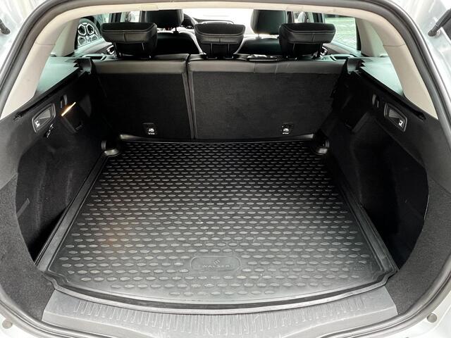 Renault MEGANE Estate 1.3 TCe 140 Techno | Trekhaak | Pack Parking | 4 seizoenen banden |
