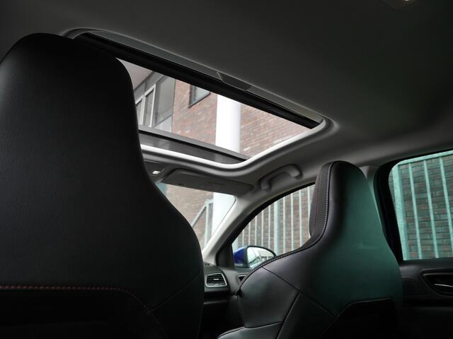 Renault MEGANE Estate 1.6 E-Tech Plug-In Hybrid 160 R.S. Line | Panoramdak | Stoelverwarming | Navigatie | Full LED | Climate control | Lichtmetalen velgen