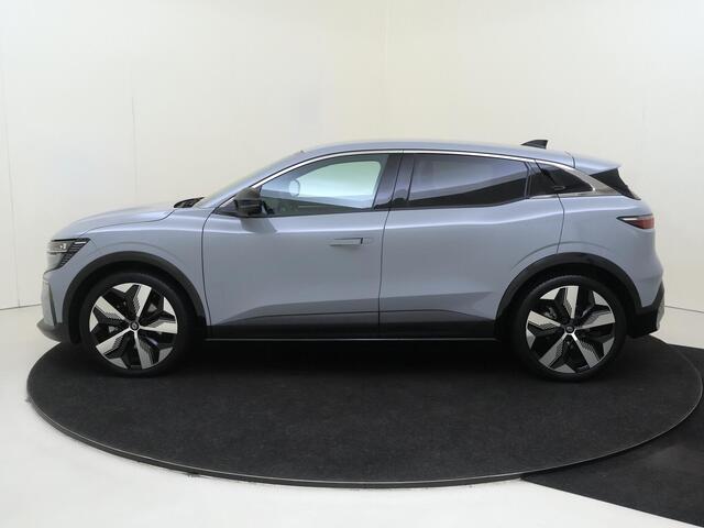 Renault MEGANE E-Tech comfort range techno 60 kWh | Automaat | Climate Control | Parkeersensoren Voor + Achter | 360 Camera | Navigatie | Verwamd Stuurwiel