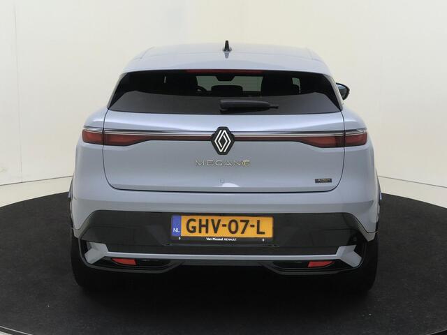 Renault MEGANE E-Tech comfort range techno 60 kWh | Automaat | Climate Control | Parkeersensoren Voor + Achter | 360 Camera | Navigatie | Verwamd Stuurwiel