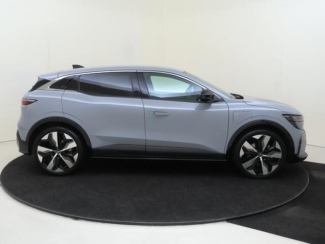 Renault MEGANE E-Tech comfort range techno 60 kWh | Automaat | Climate Control | Parkeersensoren Voor + Achter | 360 Camera | Navigatie | Verwamd Stuurwiel
