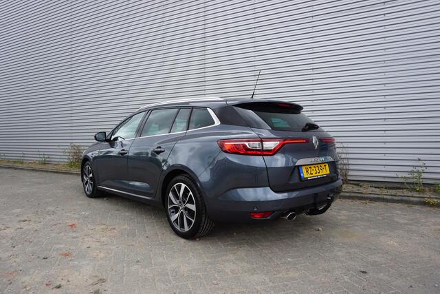 Renault MEGANE Estate 1.2 TCe Bose Climate / Navi / Cruise / Sfeerverl. / Massage / Camera / Trekhaak / Lm velgen / NAP