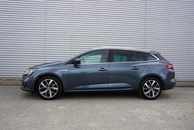 Renault MEGANE Estate 1.2 TCe Bose Climate / Navi / Cruise / Sfeerverl. / Massage / Camera / Trekhaak / Lm velgen / NAP