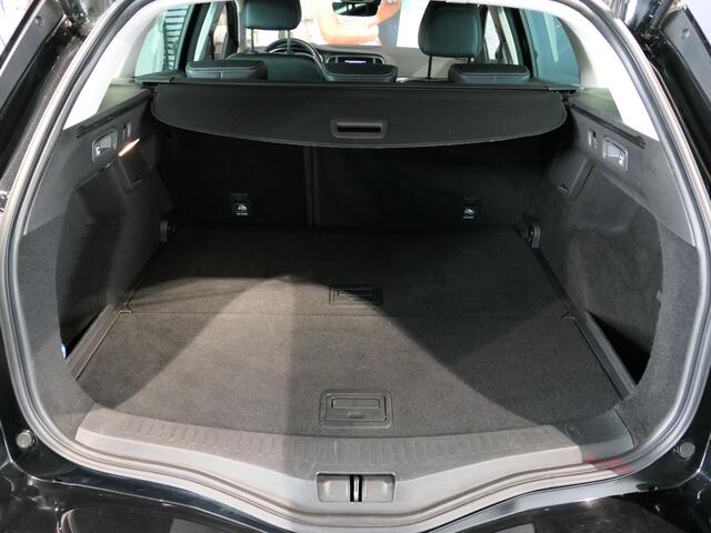 Renault MEGANE Estate 1.3 TCe 140 Techno - Occasion Lease vanaf ¤479 p/m - Dodehoek - Parkeerassistent - Camera - Allseasons