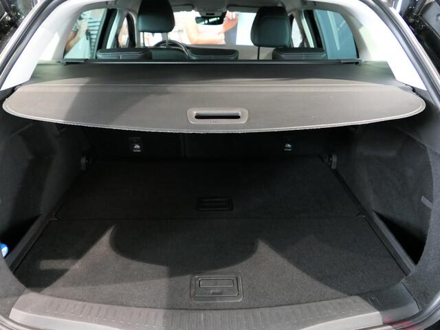 Renault MEGANE Estate 1.3 TCe 140 Techno - Occasion Lease vanaf ¤479 p/m - Dodehoek - Parkeerassistent - Camera - Allseasons