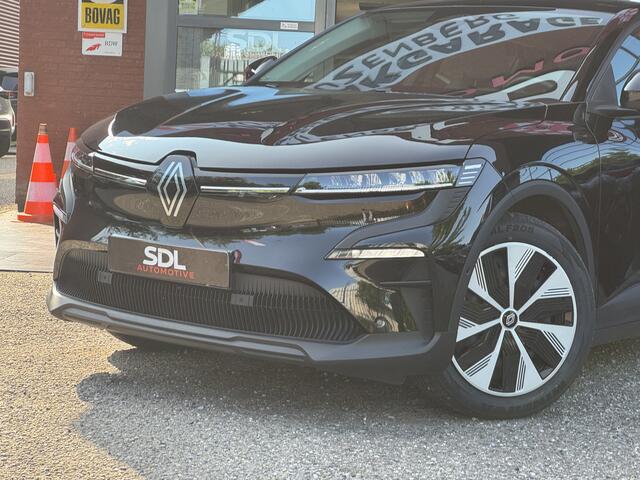 Renault MEGANE E-Tech EV40 Boost Charge Equilibre // SNEL LADEN!! // FULL LED // APPLE CARPLAY / ANDROID AUTO // CAMERA // DIGITAAL DISPLAY // KEYLESS