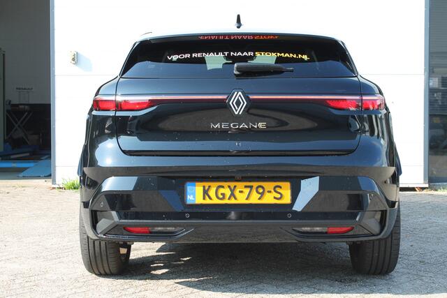 Renault MEGANE E-Tech comfort range iconic 60 kWh | 360 camera | Elektrische stoelen | Harman Kardon geluid | DEMO VRAAG NAAR DE BESCHIKBAARHEID!
