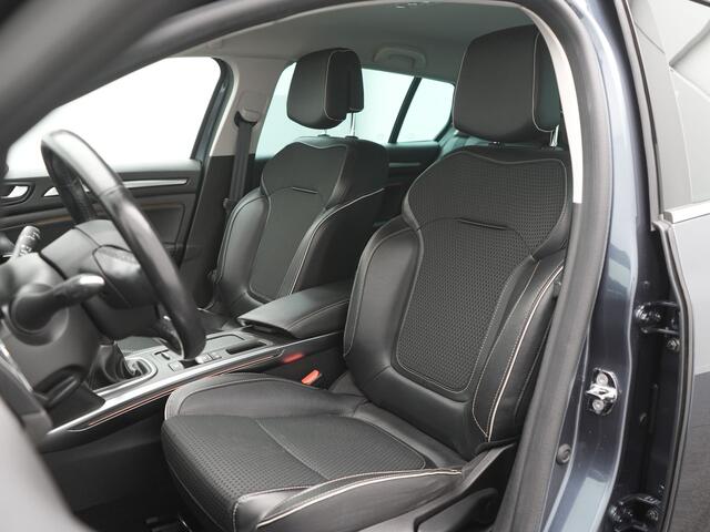 Renault MEGANE Estate TCe 140 Bose - RIJKLAARPRIJS - All Seasonbanden - Volledig Dealeronderhouden!