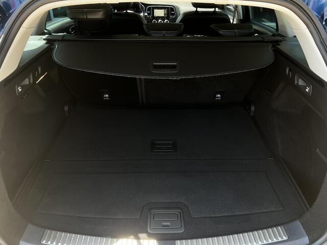 Renault MEGANE Estate 1.3 TCe Intens | Trekhaak | Navigatie |