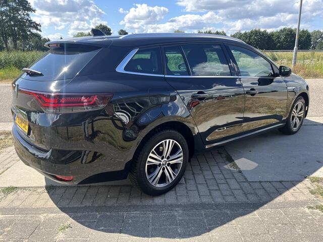 Renault MEGANE Estate 1.3 TCe 141PK Intens / Automaat / Parkeerhulp V+A / Cruise / LMV