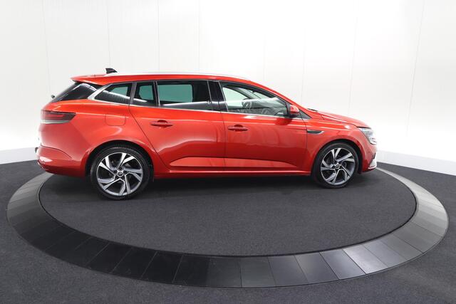 Renault MEGANE Estate TCe 140 R.S. Line | Trekhaak | Adaptieve Cruise Control | BOSE Audio |