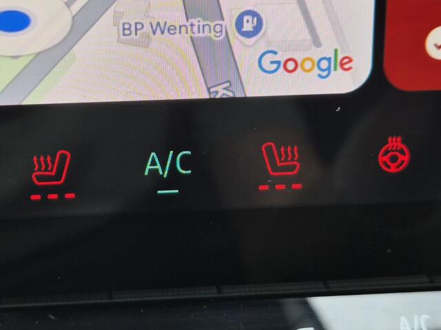 Renault MEGANE E-Tech EV40 Boost Charge Equilibre / SOH 94% / Dealer Onderhouden / CCS Snel Laden / Warmtepomp / All Season Banden / Navigatie via Apple Carplay & Android Auto / Cruise Control / Stuur- & Stoelverwarming / Achteruitrijcamera /