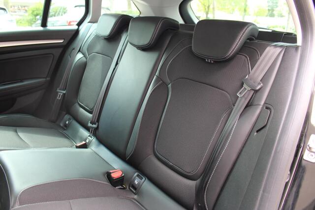 Renault MEGANE Estate 1.3 TCe 140 Techno Automaat | Dodehoekdetectie | Achteruitrijcamera | Trekhaak