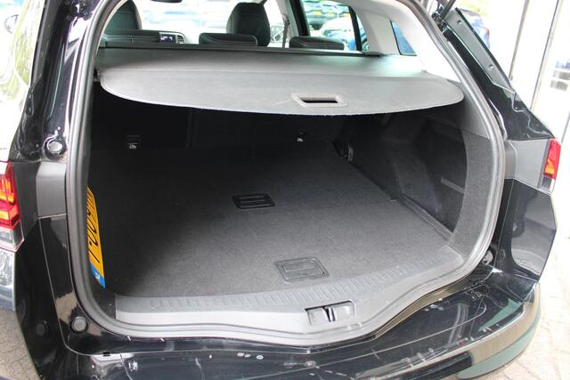 Renault MEGANE Estate 1.3 TCe 140 Techno Automaat | Dodehoekdetectie | Achteruitrijcamera | Trekhaak