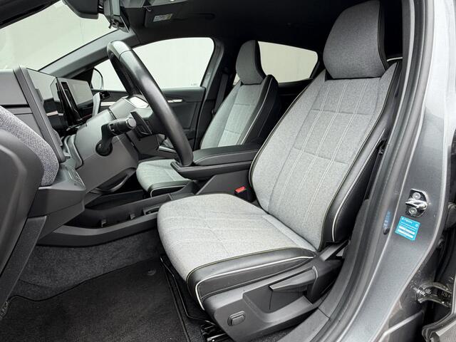 Renault MEGANE E-Tech EV40 Boost Charge Techno / Dealer onderhouden / Accu SoH 93,2 % / Navigatie / Stoel-/Stuurverwarming / Cruise Control / Climate Control / Achteruitrijcamera / Draadloze Telefoonlader / Apple Carplay Android Auto /