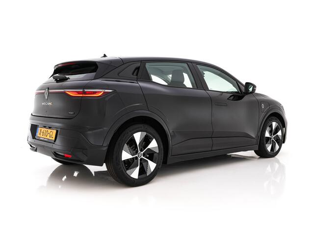 Renault MEGANE E-Tech EV40 Boost Charge Equilibre [3-Fase-11kW] (INCL.BTW) Aut. *DIGI-COCKPIT | FULL-LED | COMFORT-SEATS | NAVI-FULLMAP | CAMERA | SHIFT-PADDLES | ECC | PDC | CRUISE | 18''ALU*