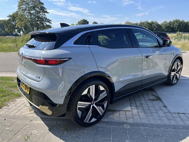 Renault MEGANE E-Tech EV60 218PK Optimum Iconic / 360 Camera / Winter pakket / Climate / Apple Carplay / Android Auto /