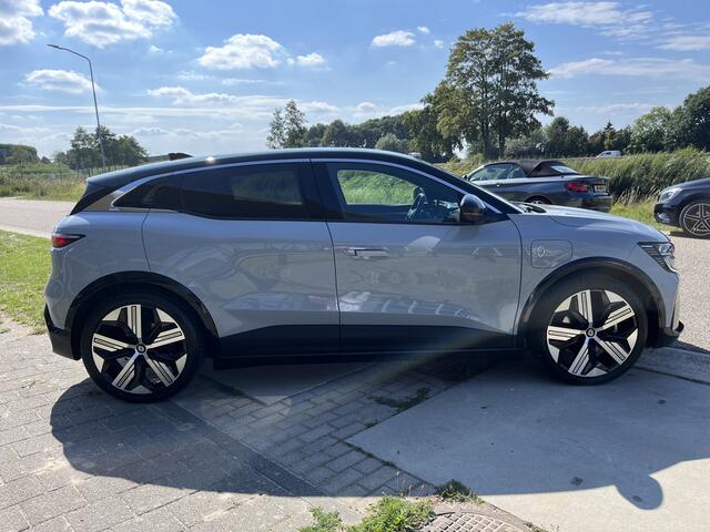Renault MEGANE E-Tech EV60 218PK Optimum Iconic / 360 Camera / Winter pakket / Climate / Apple Carplay / Android Auto /