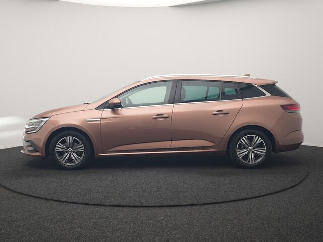 Renault MEGANE Estate 1.3 TCe Intens 141pk | Trekhaak | Keyless Entry | Sfeerverlichting | LED Koplampen | Cruise Control | Navigatie | DAB | Lane Assist | Climate Control |